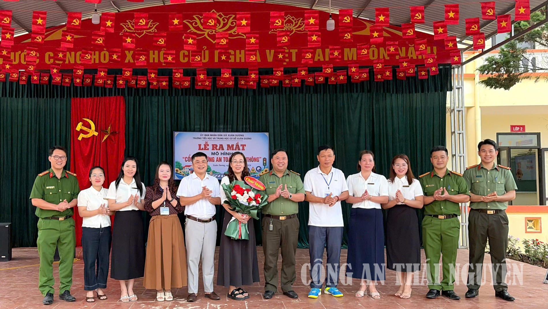 Xuân Dương ra mắt mô hình cổng trường ATGT