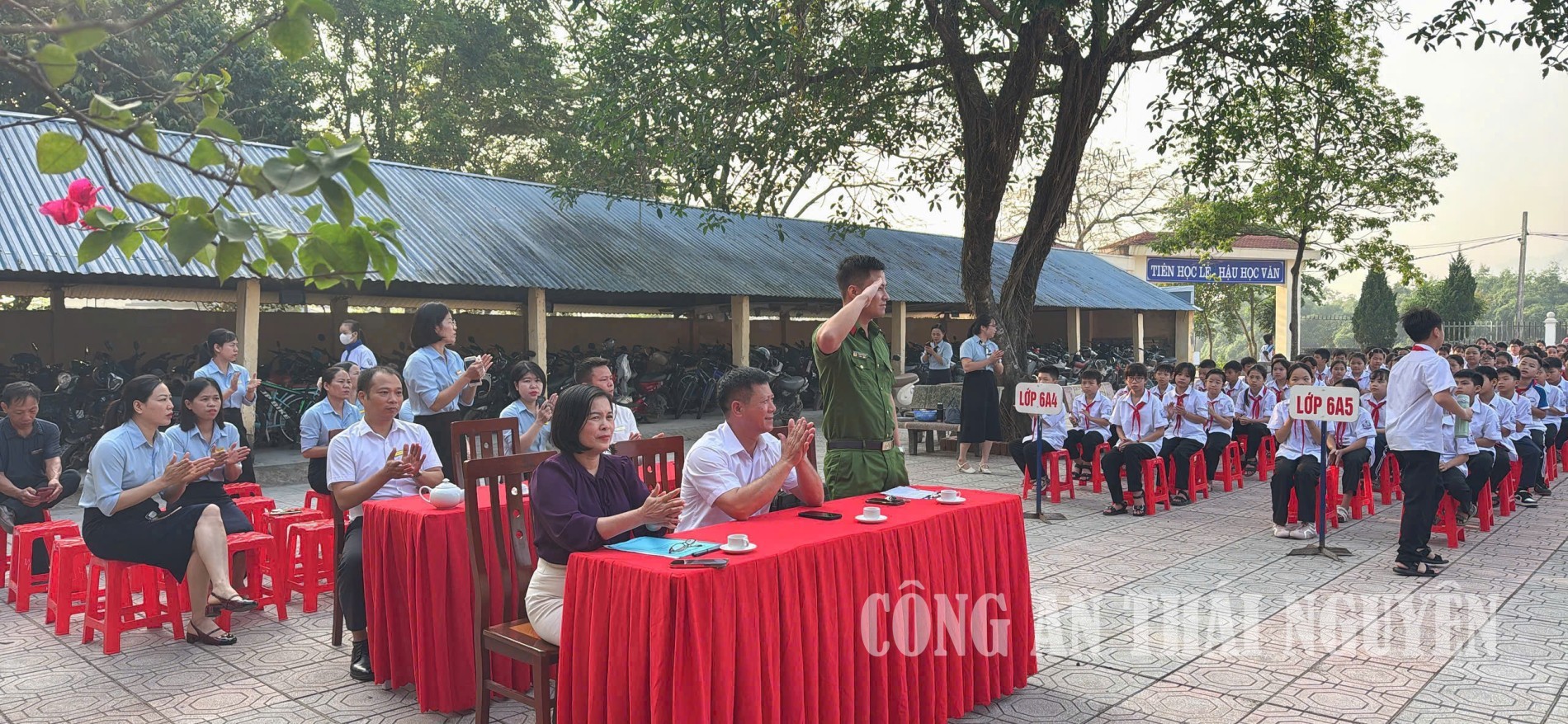 Các đại biểu sự buổi tuyên truyền pháp luật