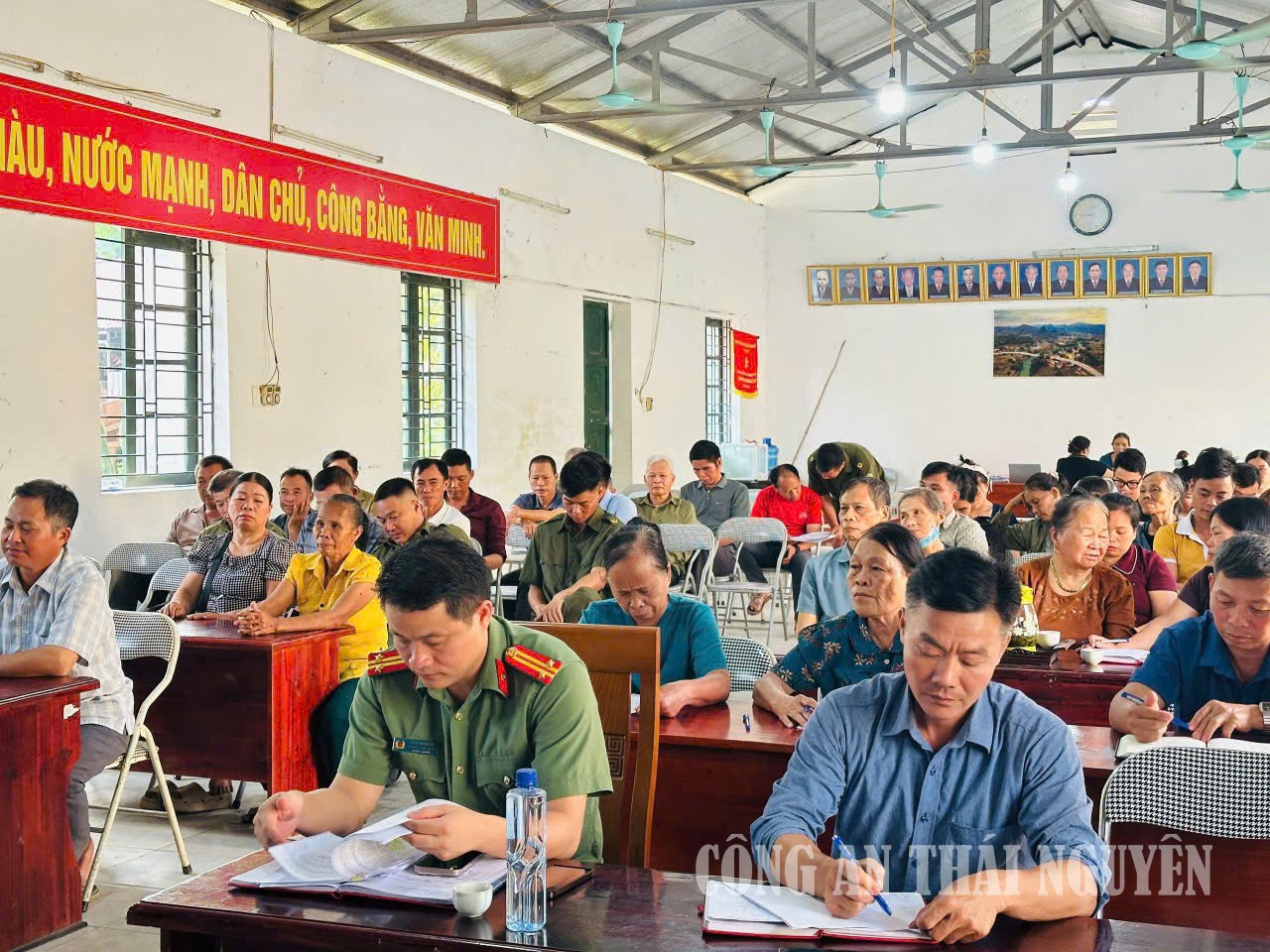 Các đại biểu tham dự Hội nghị