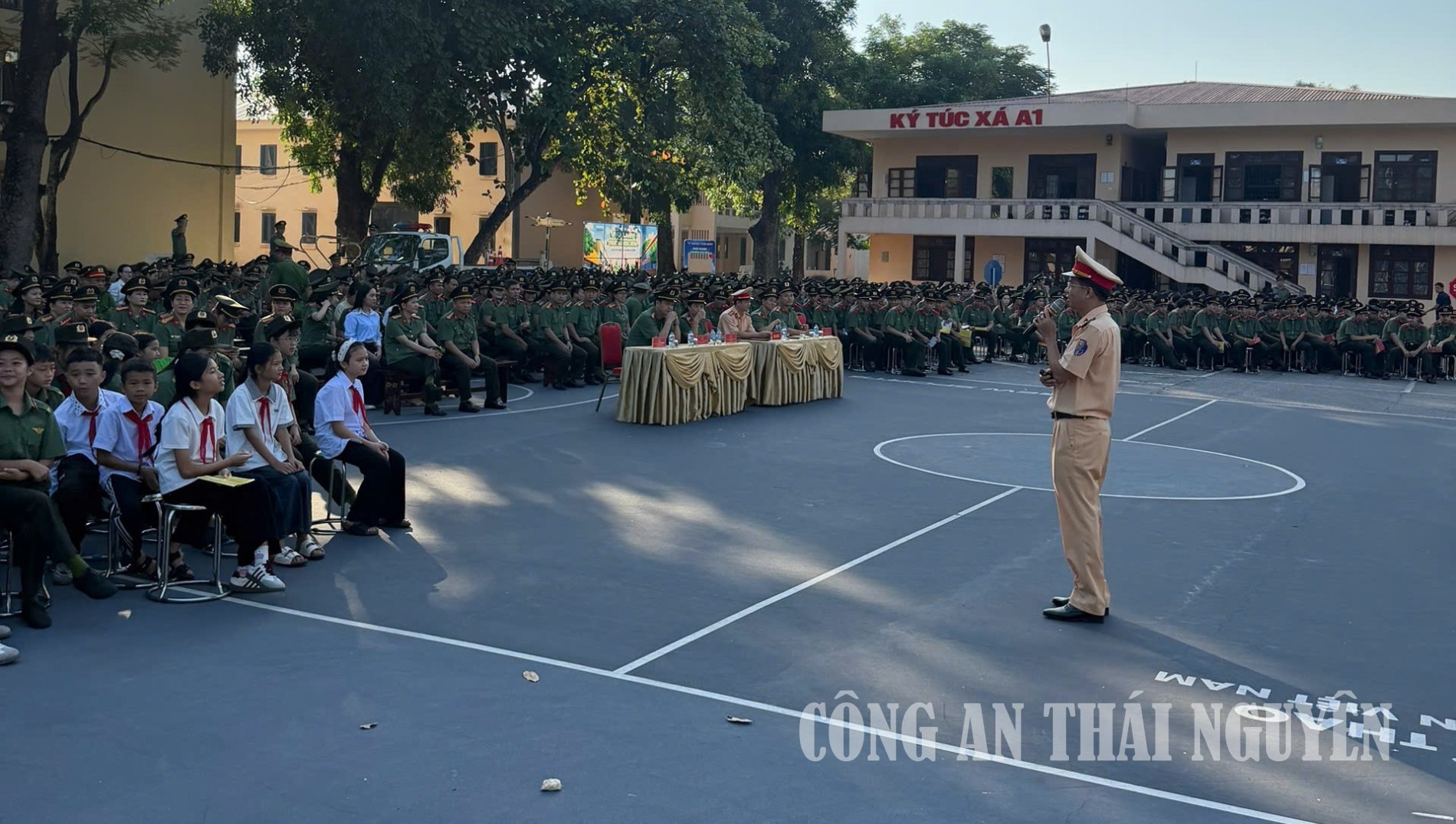 Quang cảnh buổi tổ chức chuyên đề.