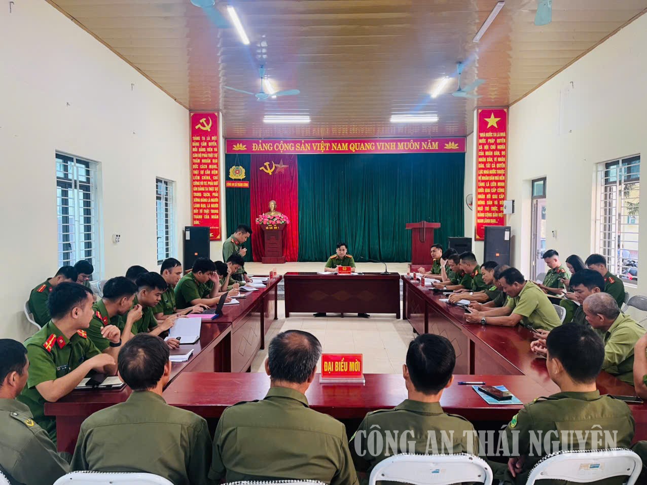 Toàn cảnh hội nghị
