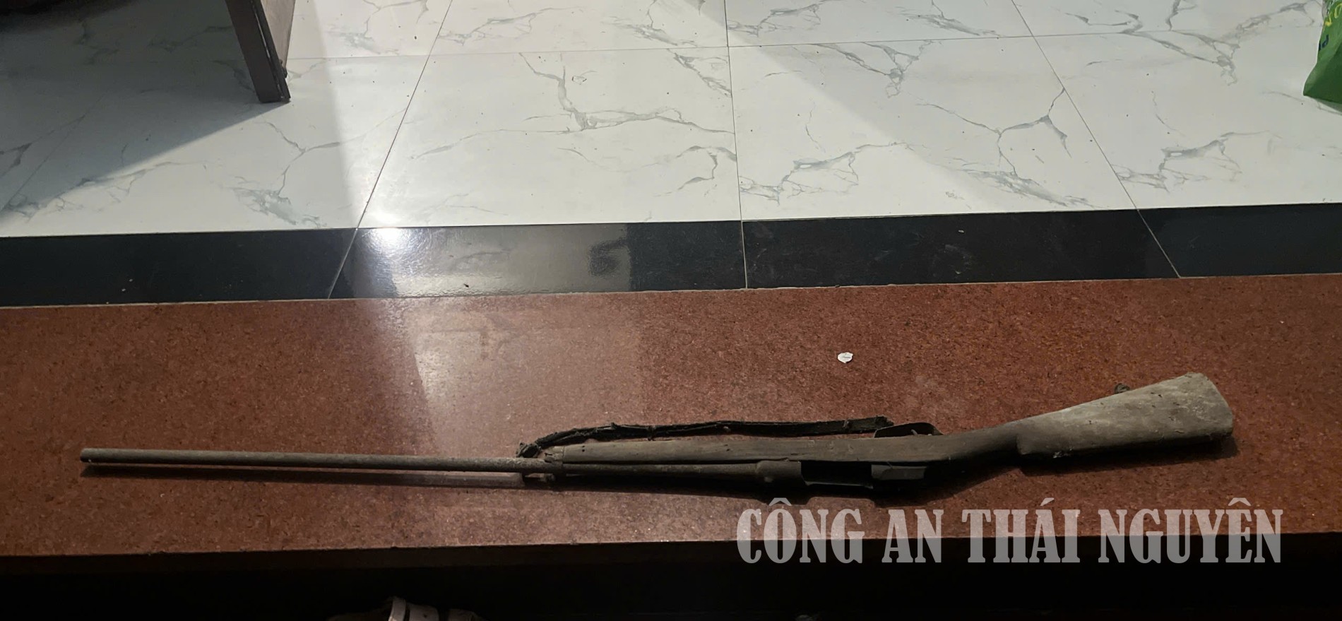 Vũ khí được giao nộp tại Công an xã