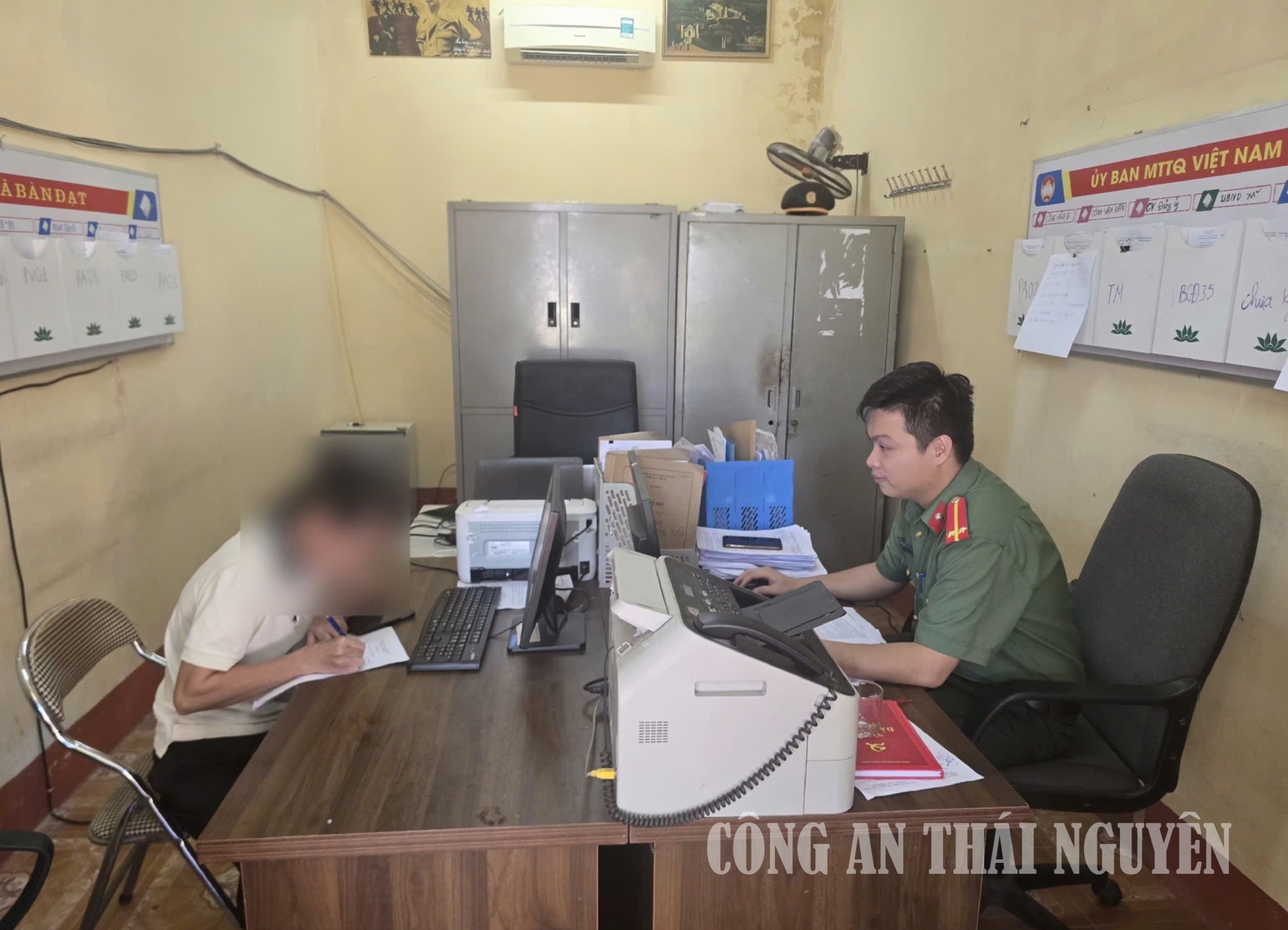 Công an xã Tân Khánh xử lý hành vi đăng tải, chia sẻ thông tin sai sự thật trên mạng xã hội