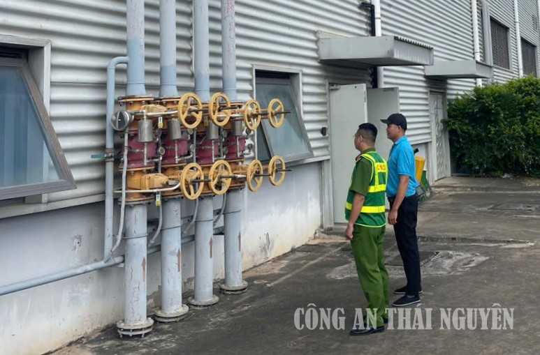 30 09 2026 Đồn Công an KCN Yên Bình phối hợp kiểm tra công tác bảo đảm an ninh, PCCC tại Công ty Trinasolar 3