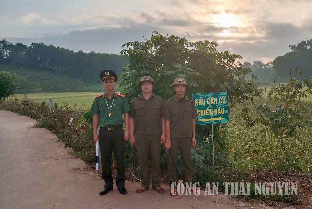 Trong 02 ngày, từ ngày 19/10/2026 đến ngày 20/10/2026, xã Phú Bình tổ chức diễn tập khu vực phòng thủ năm 2026. Cấp ủy, chỉ huy Công an xã xác định đây là nhiệm vụ chính trị quan trọng của địa phương, đã quán triệt, yêu cầu các cán bộ được giao nhiệm vụ phối hợp chặt chẽ với các đơn vị liên quan để bảo đảm quá trình diễn tập diễn ra an toàn, đảm bảo các yêu cầu theo kế hoạch đề ra.