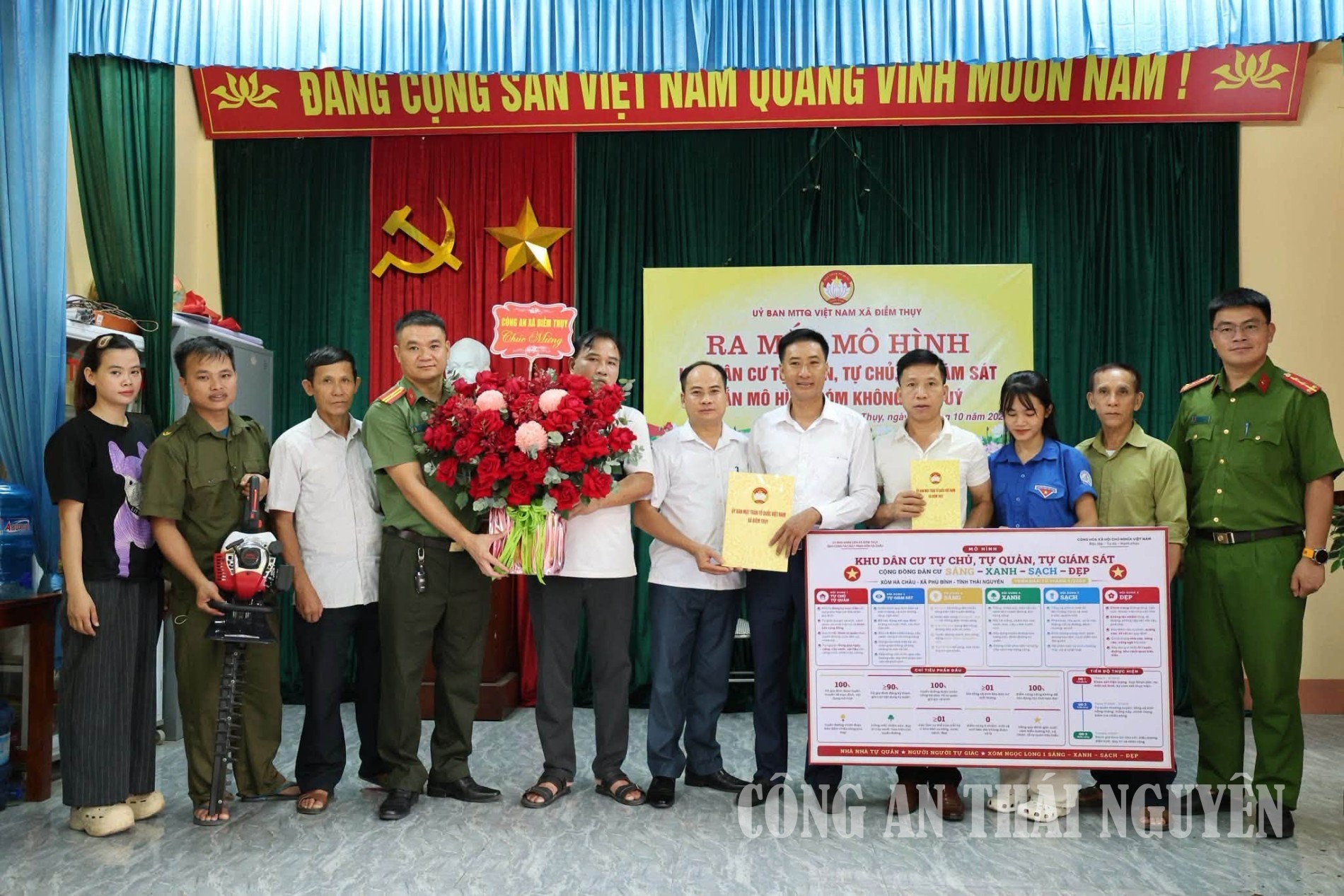 Ra mắt mô hình “khu dân cư tự chủ, tự quản, tự giám sát gắn với mô hình xóm không ma túy” tại xóm Hà Châu.