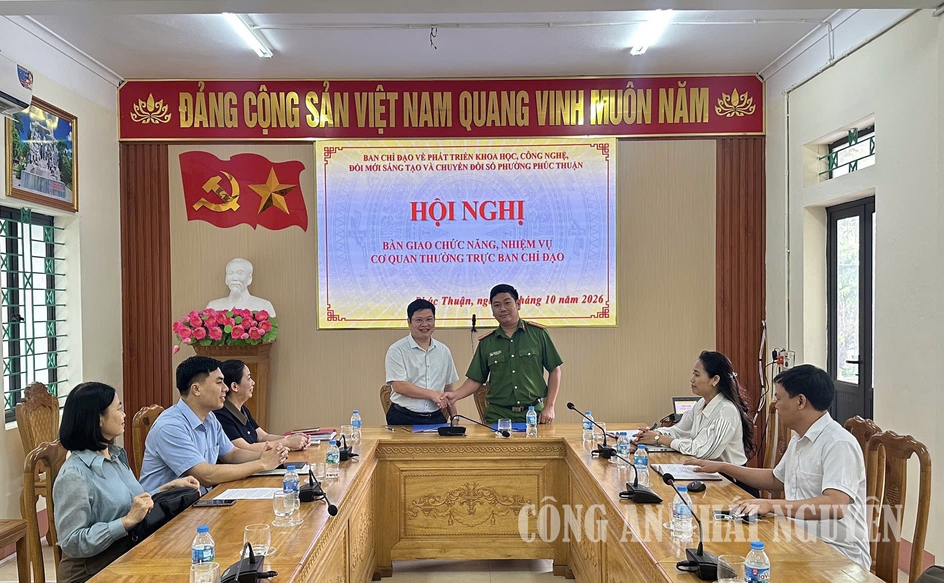 Toàn cảnh hội nghị bàn giao chức năng, nhiệm vụ cơ quan thường trực