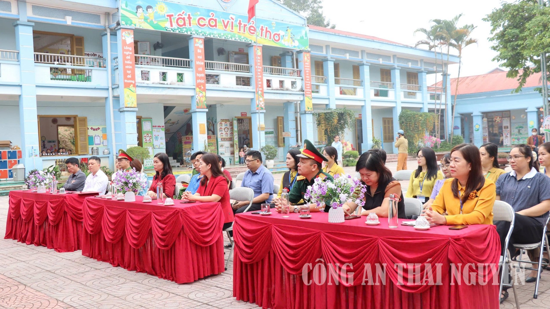 Các đại biểu tham dự Lễ ra mắt mô hình 