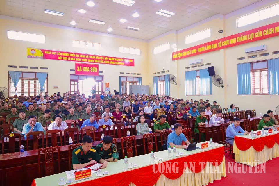 Đại biểu và Nhân dân tham dự Hội nghị tuyên truyền, vận động nhân dân phòng, chống ma túy và xây dựng xã không ma túy năm 2026