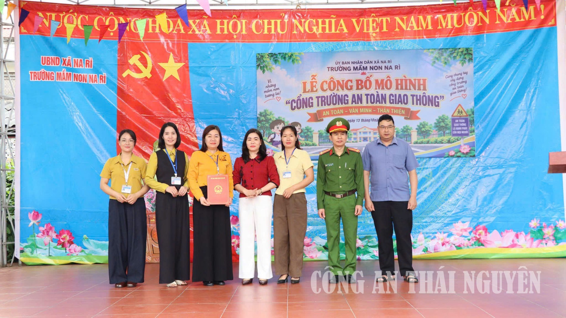 Ban Tổ chức công bố Quyết định thành lập mô hình, ra mắt Tổ tự quản
