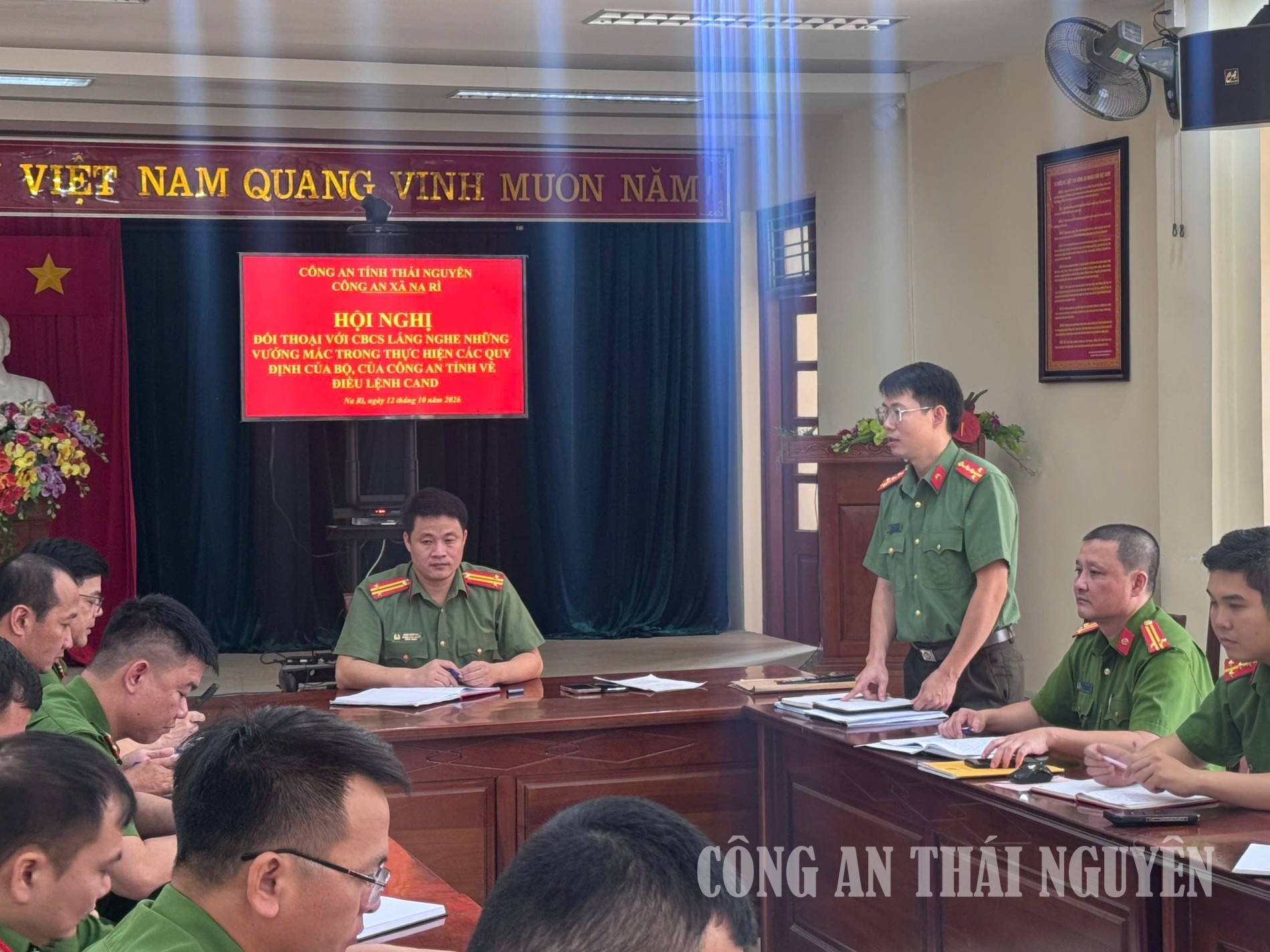 CBCS trao đổi, thảo luận, phản ánh những khó khăn, vướng mắc phát sinh trong thực tiễn công tác