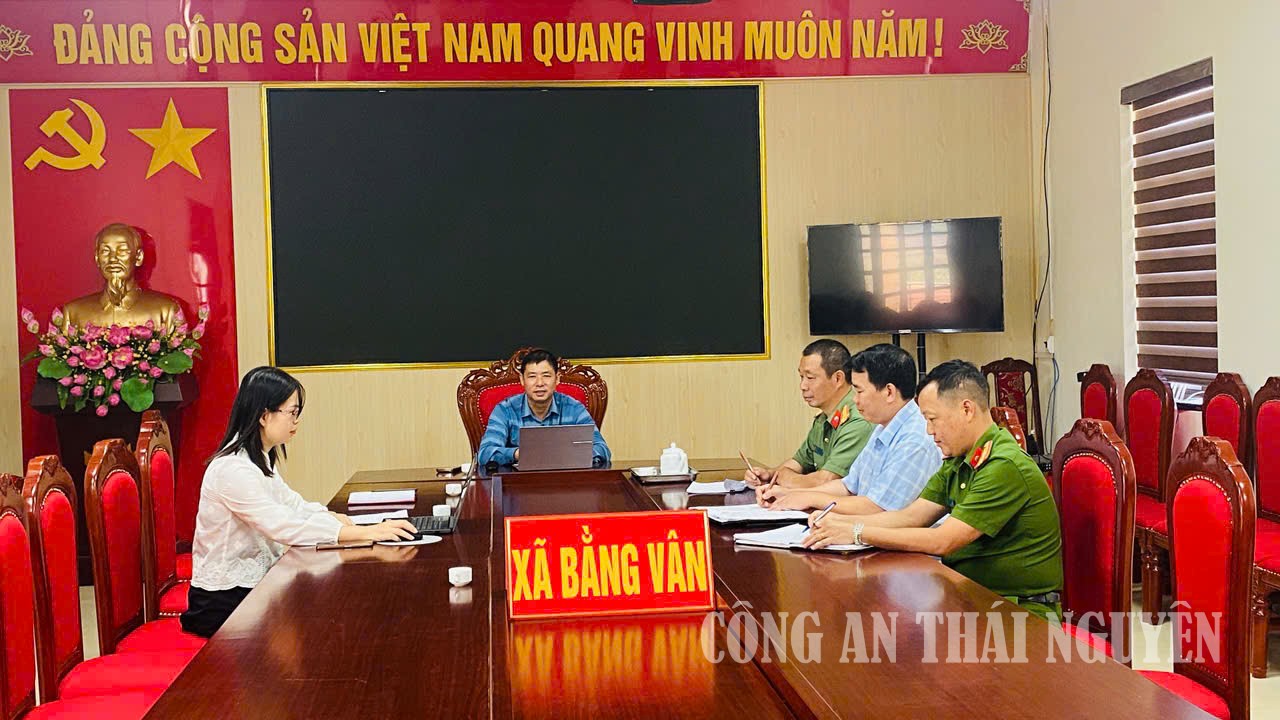 Ban Chỉ đạo thực hiện Nghị quyết 57 xã Bằng Vân bàn giao nhiệm vụ Cơ quan thường trực cho Công an xã