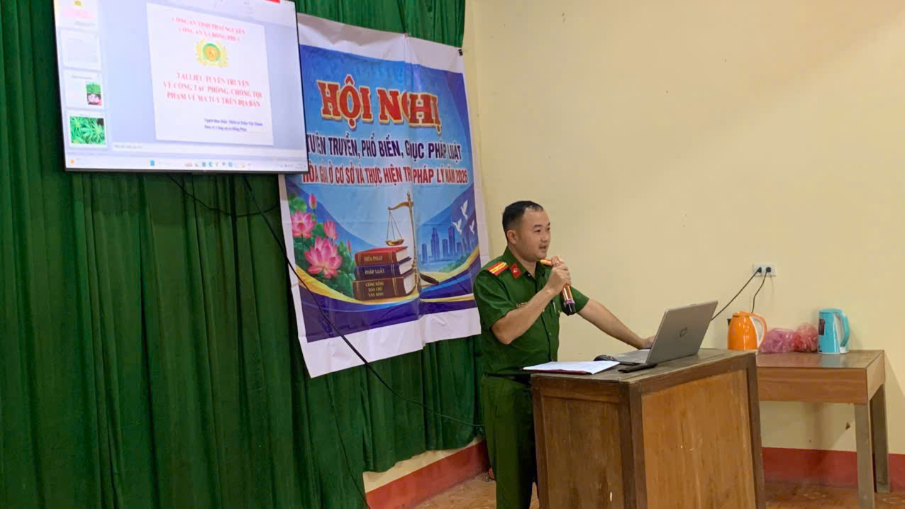 Công an xã Đồng Phúc phối hợp tuyên truyền pháp luật cho nhân dân