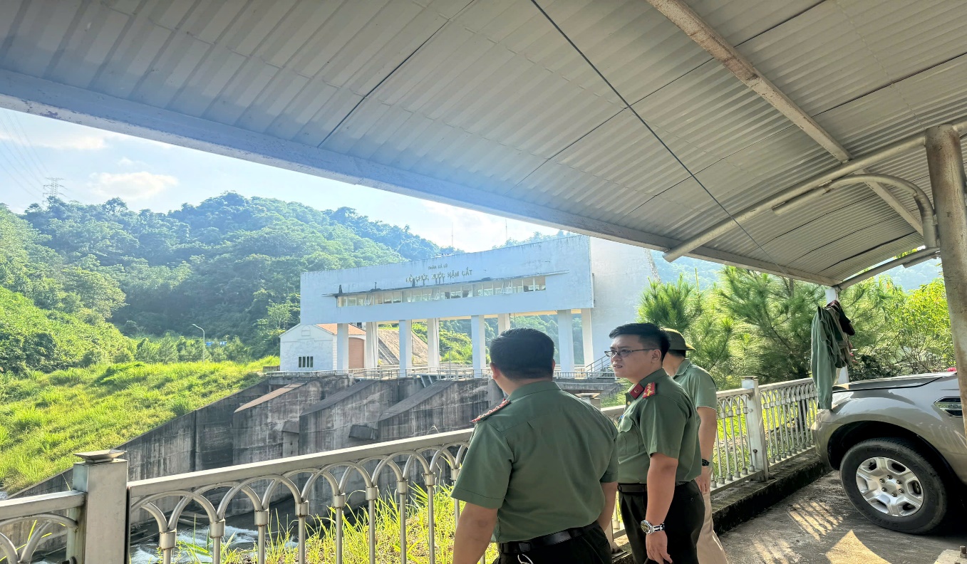 Phòng An ninh Kinh tế kiểm tra hồ chứa nước Nặm Cắt
