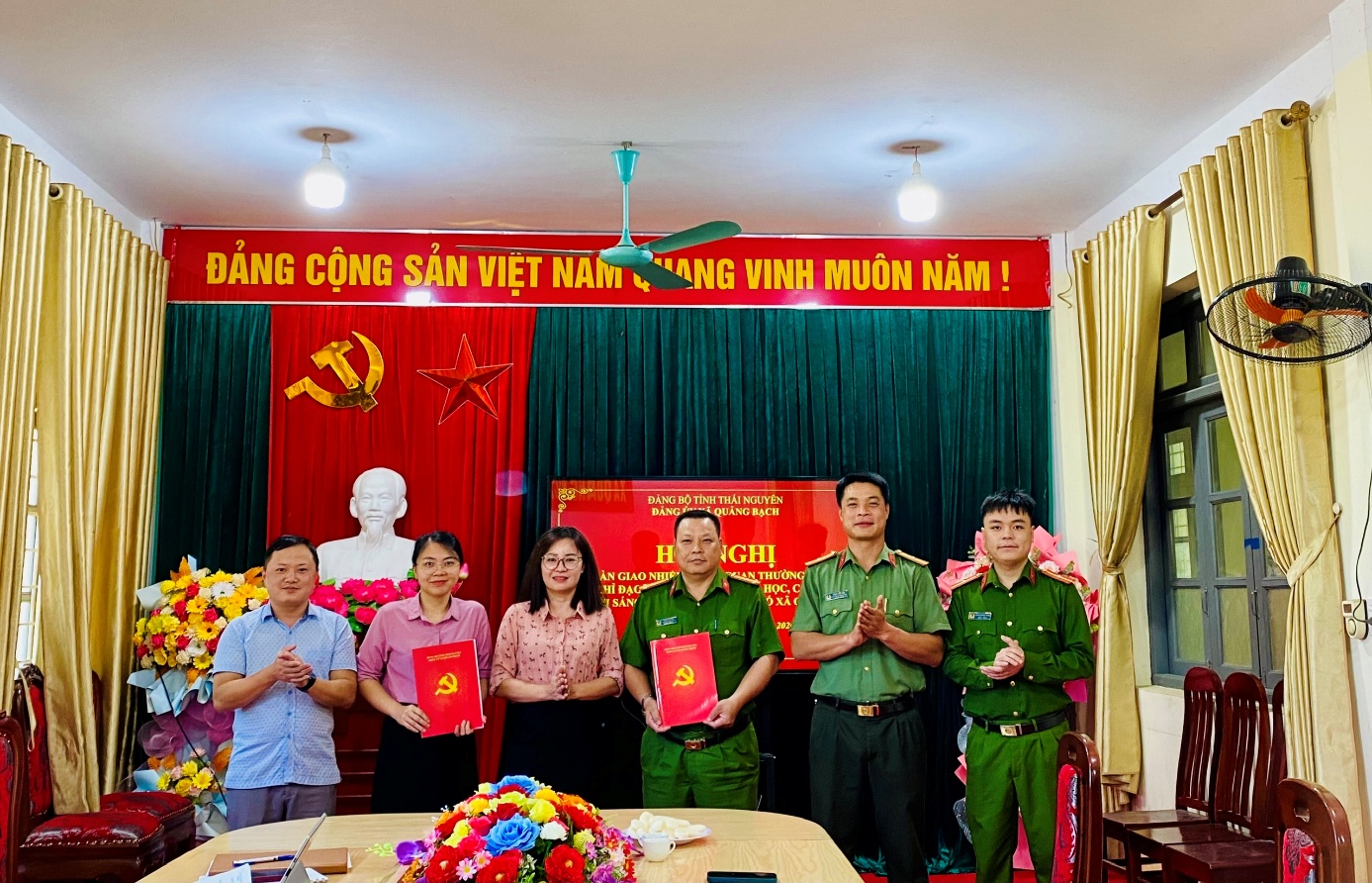 Công an xã Quảng Bạch tiếp nhận nhiệm vụ