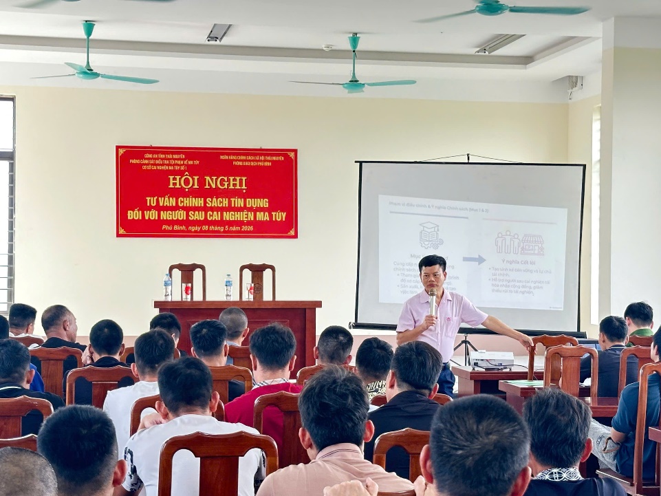 Ảnh: Hội nghị Tư vấn chính sách tín dụng đối với người sau cai nghiện ma túy tại Cơ sở cai nghiện ma túy tỉnh Thái Nguyên