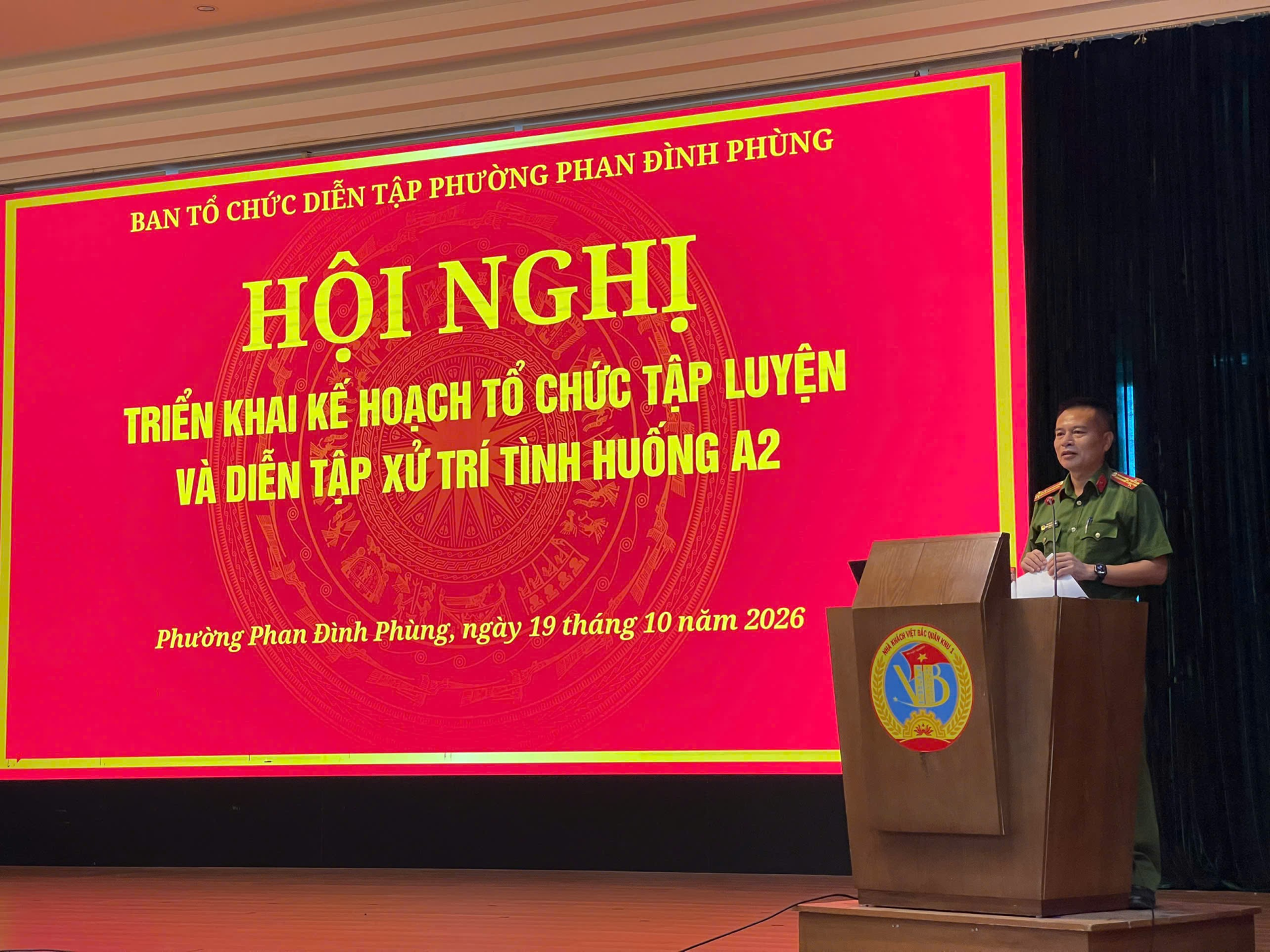 Đồng chí Trưởng Công an phường phát biểu tại Hội nghị