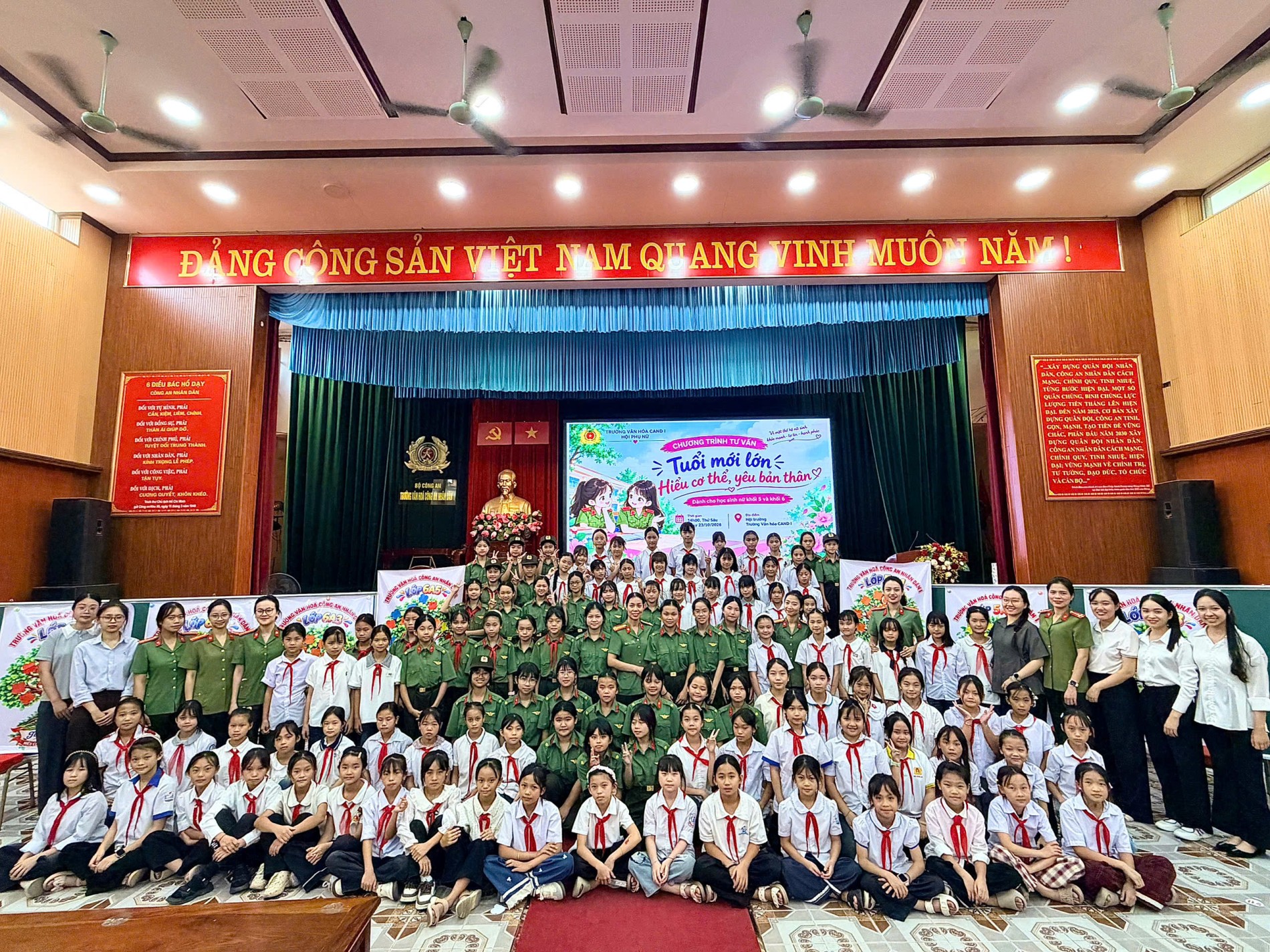 Tư vấn sức khỏe tuổi vị thành niên cho học sinh nữ