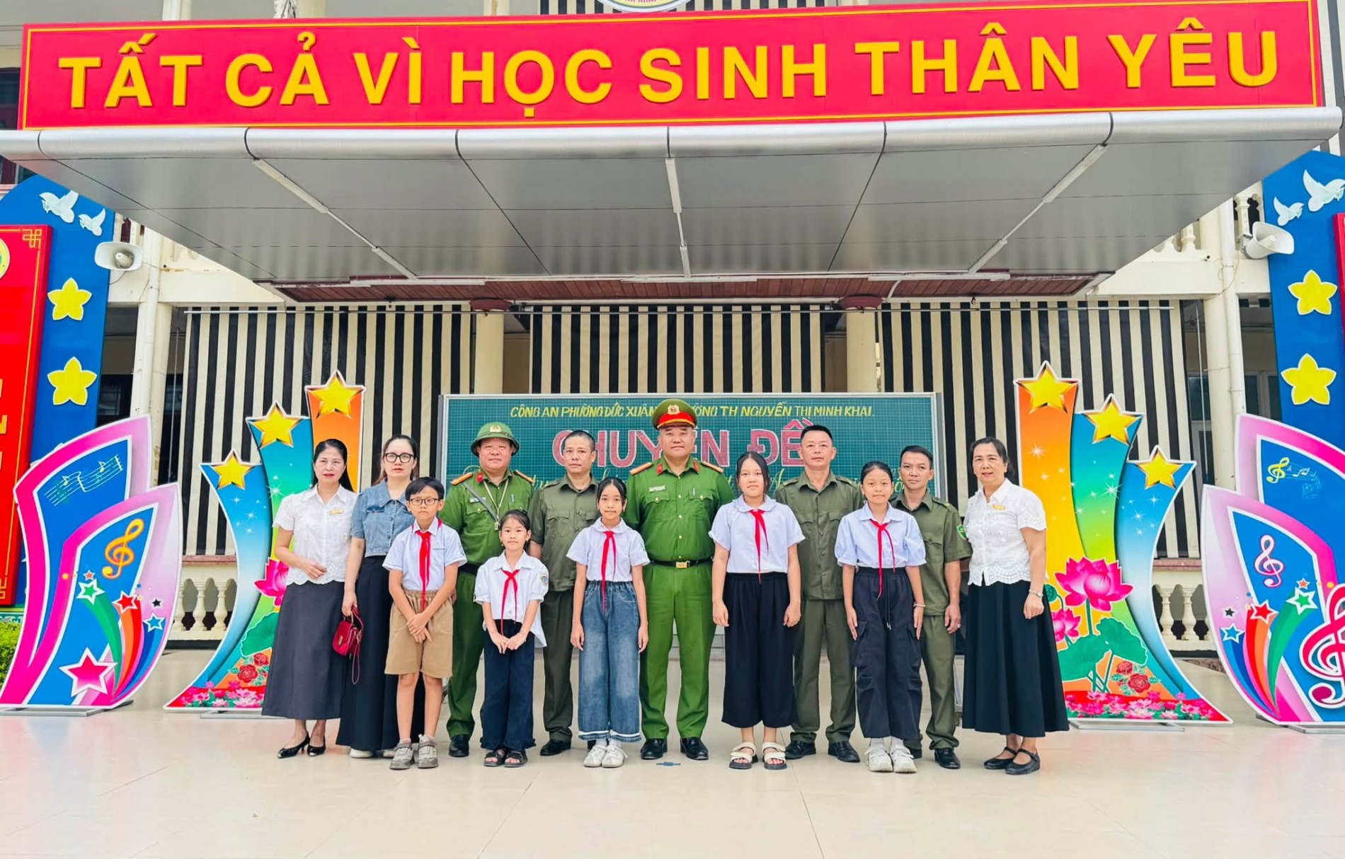 Công an phường tuyên truyền pháp luật về TTATGT