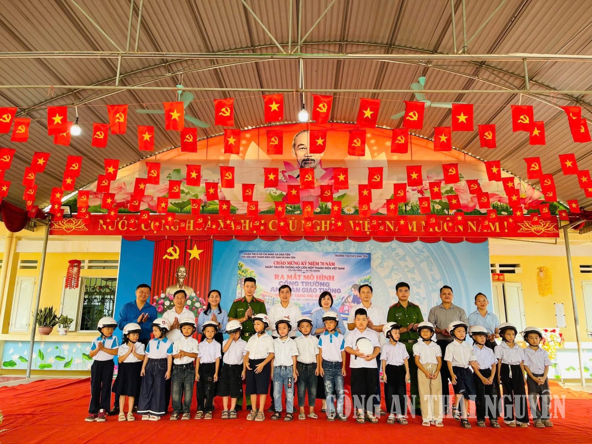 Ra mắt mô hình 'Cổng trường an toàn giao thông'