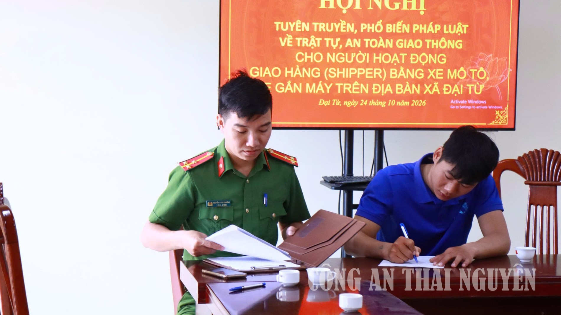 Ký cam kết