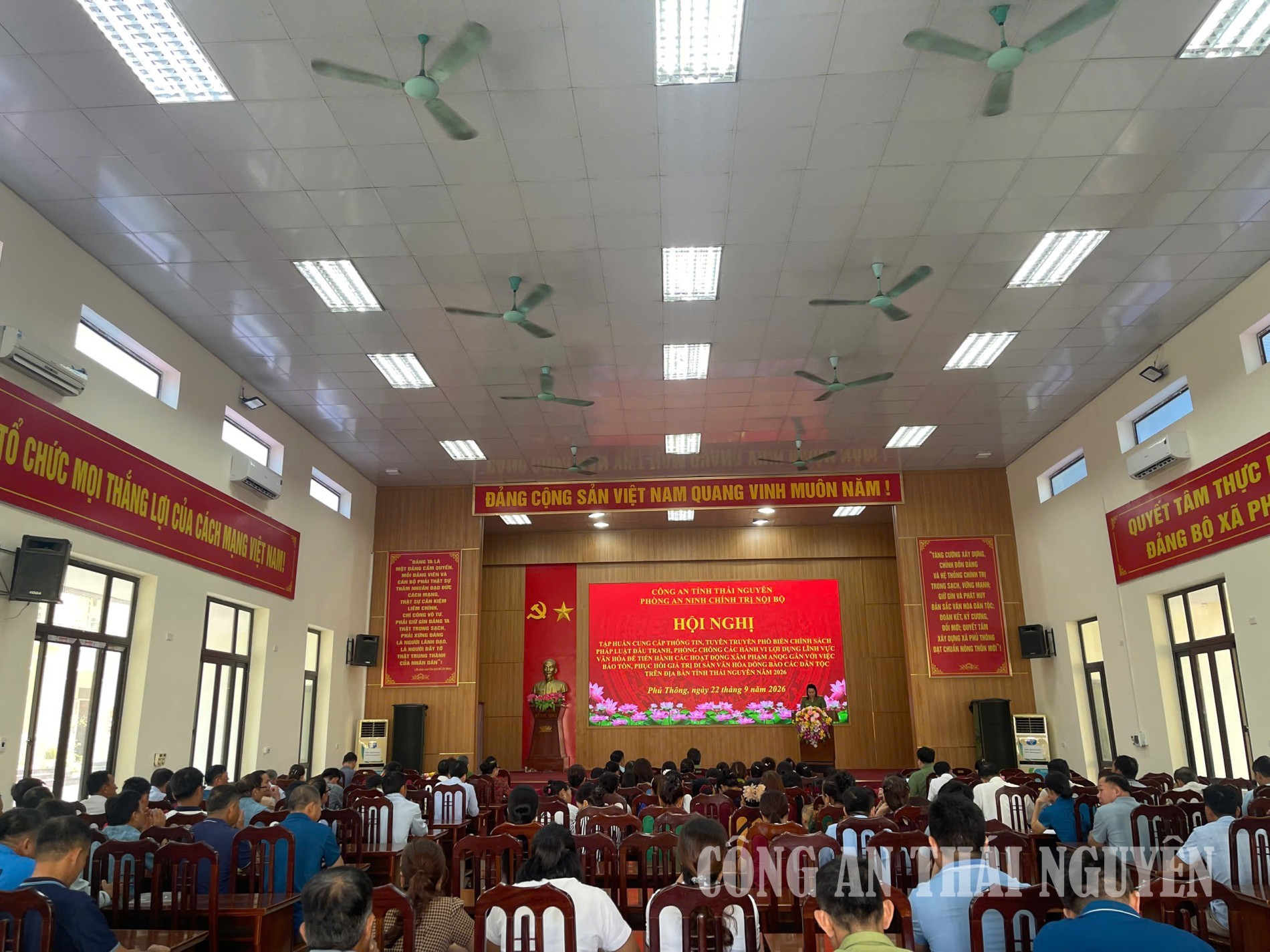 Hội nghị tuyên truyền tại xã Phủ Thông