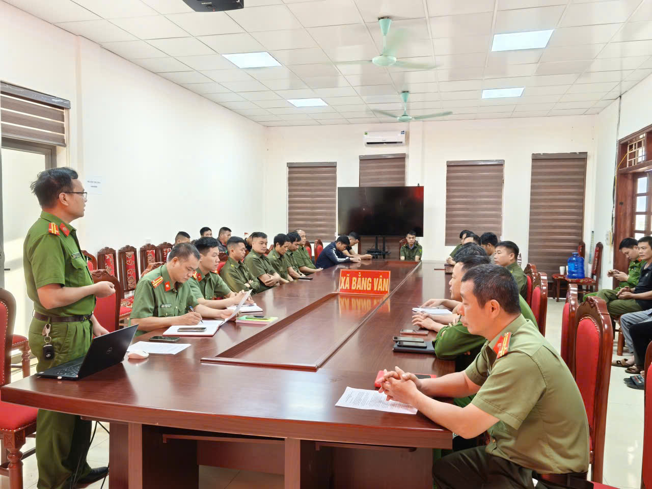 Báo cáo viên truyền đạt các chuyên đề