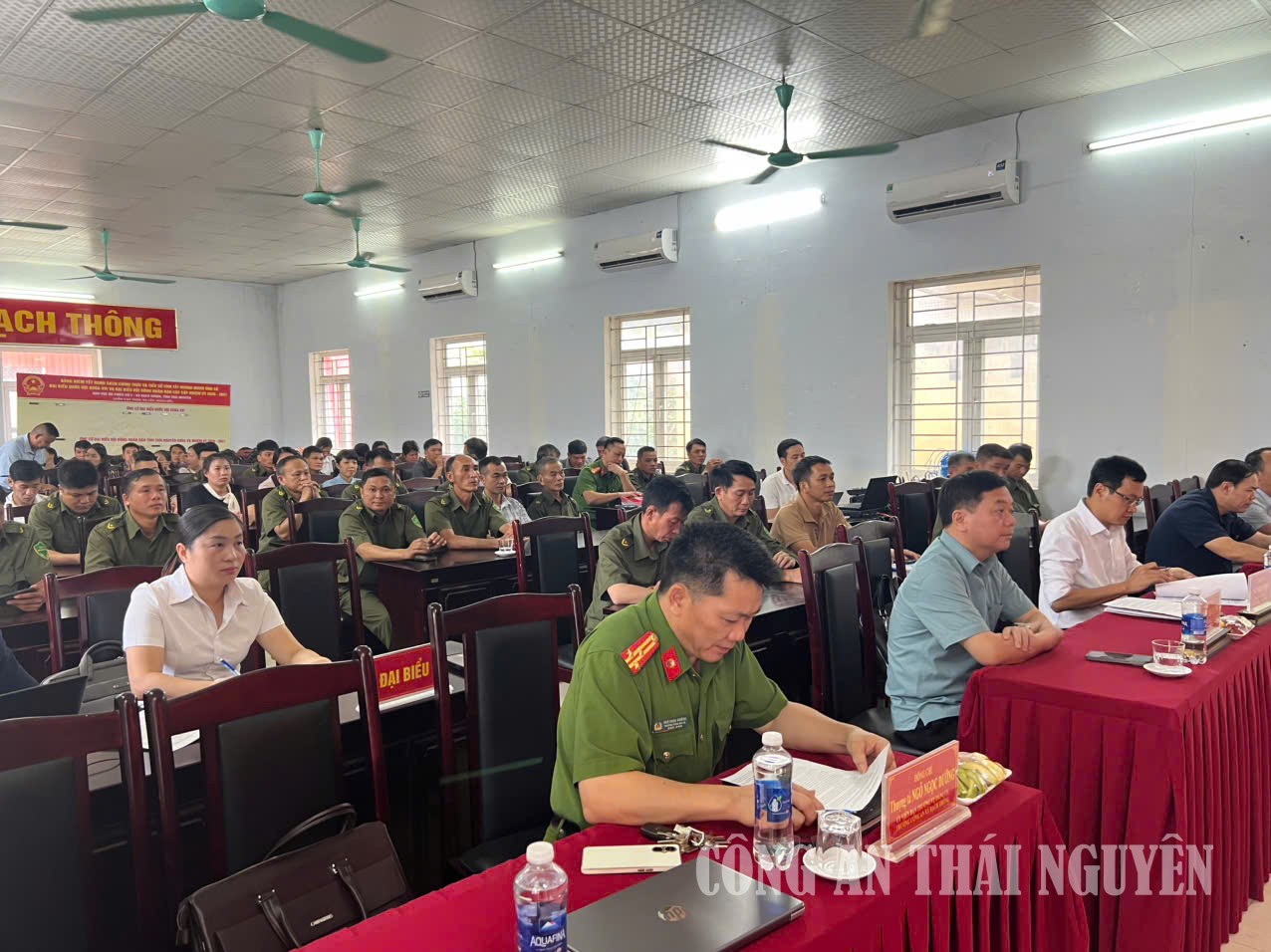 Toàn cảnh buổi ra mắt